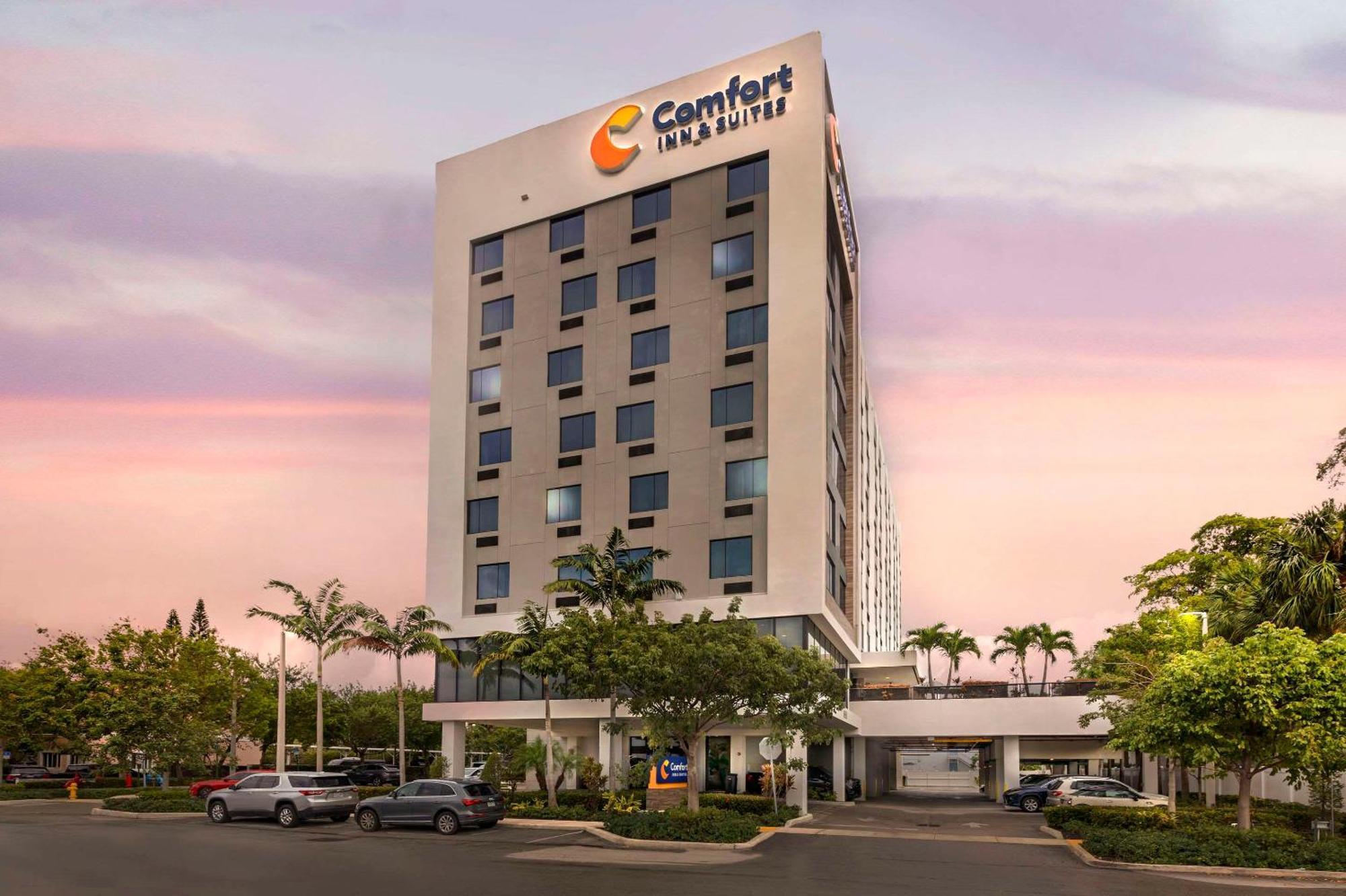 Comfort Inn & Suites Miami International Airport ميامي سبرينغز المظهر الخارجي الصورة