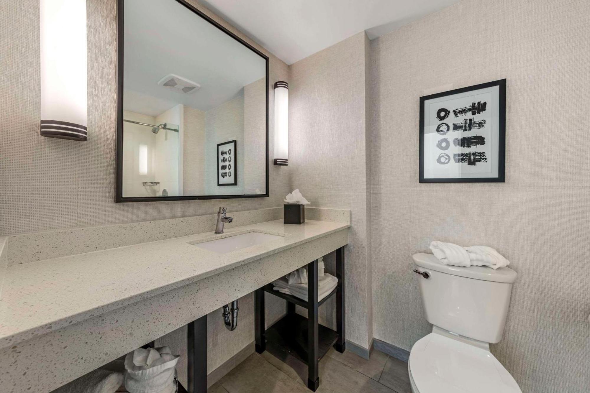 Comfort Inn & Suites Miami International Airport ميامي سبرينغز المظهر الخارجي الصورة