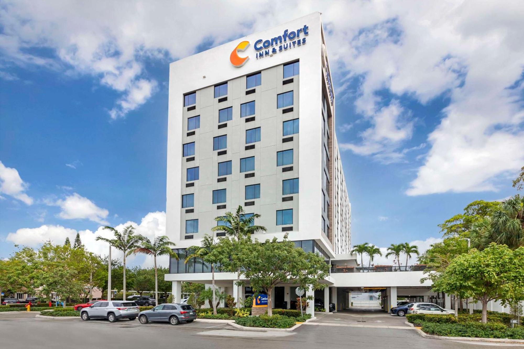 Comfort Inn & Suites Miami International Airport ميامي سبرينغز المظهر الخارجي الصورة