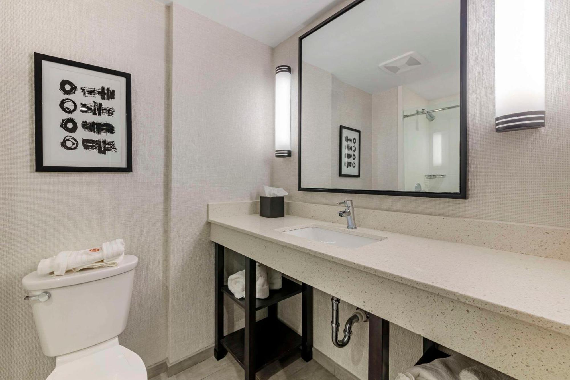 Comfort Inn & Suites Miami International Airport ميامي سبرينغز المظهر الخارجي الصورة