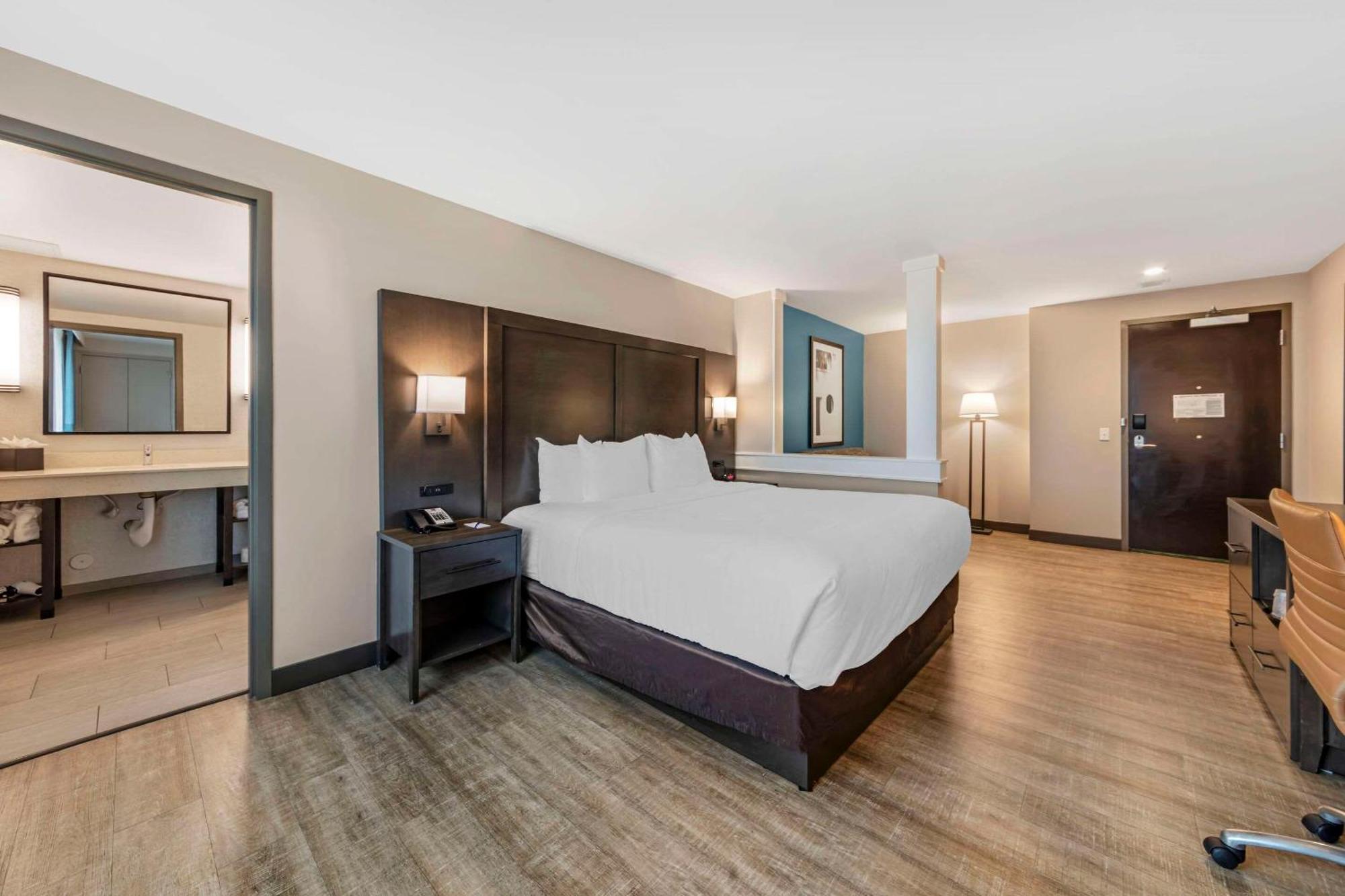 Comfort Inn & Suites Miami International Airport ميامي سبرينغز المظهر الخارجي الصورة