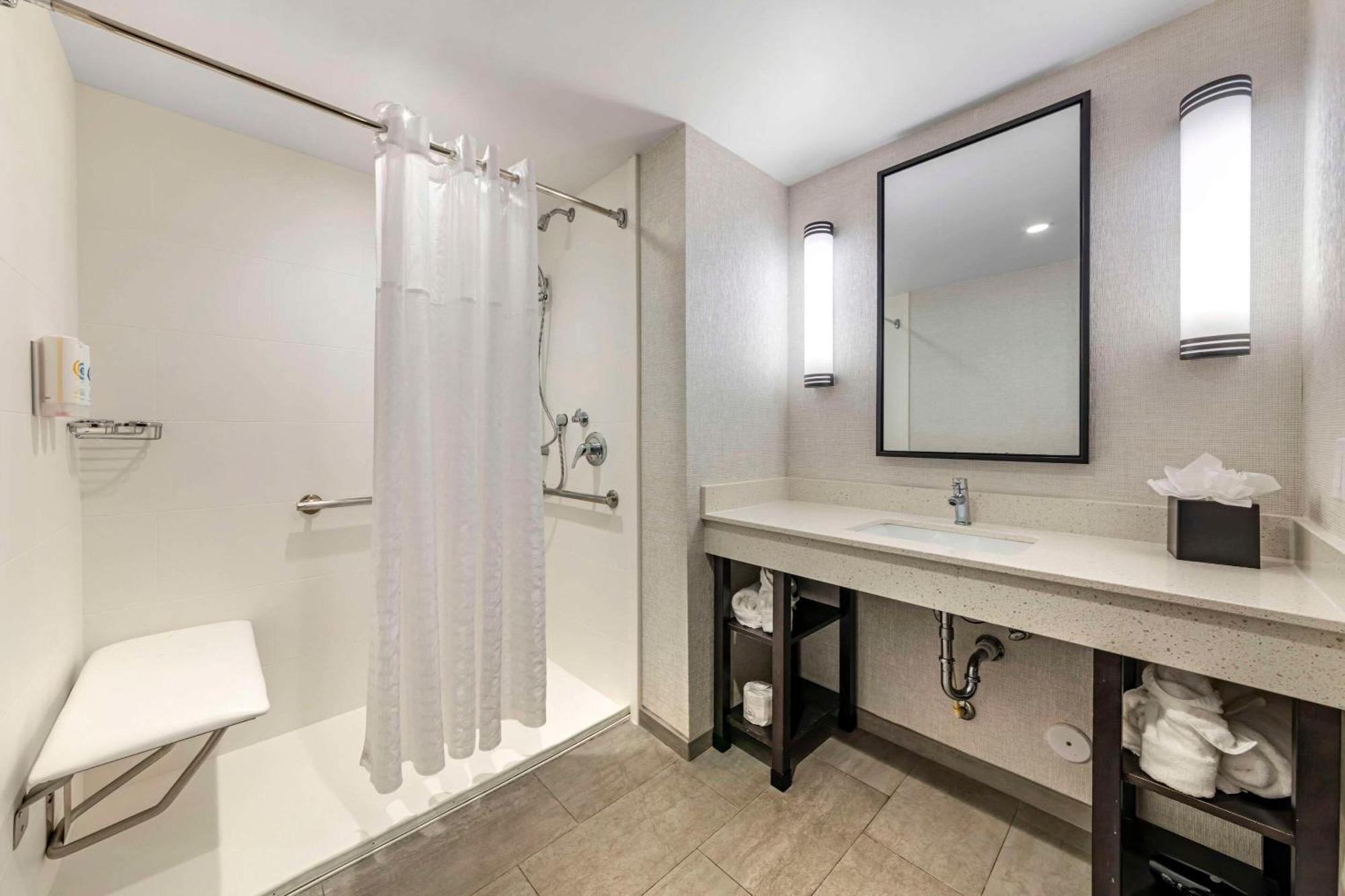 Comfort Inn & Suites Miami International Airport ميامي سبرينغز المظهر الخارجي الصورة